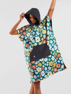 Nomadix PrivaSea Poncho - Spring Flowers -Prana Sportswear Shop 716620 04